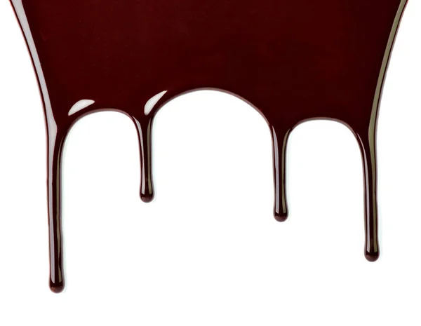 Close Xarope Chocolate Vazando Fundo Branco — Fotografia de Stock
