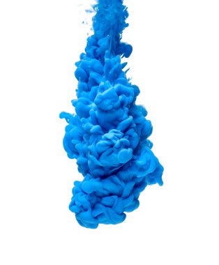 Suyun içine dökülen mavi renk boya.