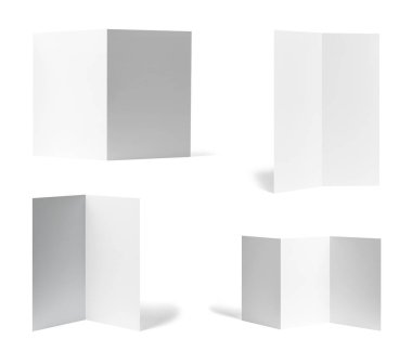 çeşitli boş broşür koleksiyonu ya da beyaz arkaplan üzerine bir masaüstü takvimi beyaz kağıt. Her biri ayrı ayrı çekiliyor.