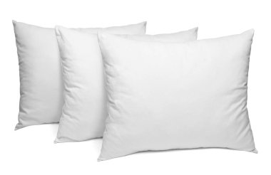 Beyaz arka plandaki beyaz yastığı kapat