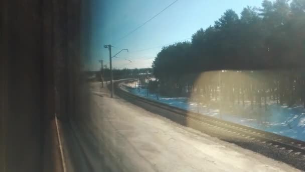 konsepti Koç yolculuk seyahat tren. hareket eden bir tren demiryolu Rusya kış penceresinden güzel görüntüleyin. Tren yaşam tarzı içinde iç