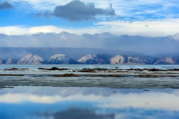 Baikalsee Mai Eisdrift Insel Olchon Und Die Bewegung Des Weißen — Stockfoto