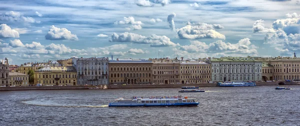 Russie Saint Pétersbourg 2018 Paysage Urbain Vue Sur Rivière Neva — Photo