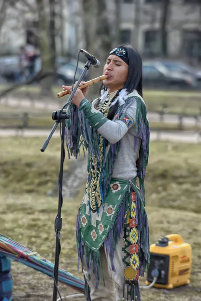 San Petersburgo Rusia 2015 Músicos Callejeros Trajes Indios Con Instrumentos — Foto de Stock