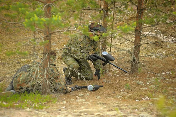 Petersburg Rusya 2014 Açık Hava Paintball Turnuvası Doğada Kamuflaj Paintball — Stok fotoğraf