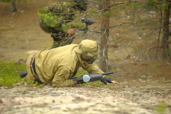 Petersburg Rusya 2014 Açık Hava Paintball Turnuvası Doğada Kamuflaj Paintball — Stok fotoğraf