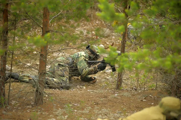 Petersburg Rusya 2014 Açık Hava Paintball Turnuvası Doğada Kamuflaj Paintball — Stok fotoğraf