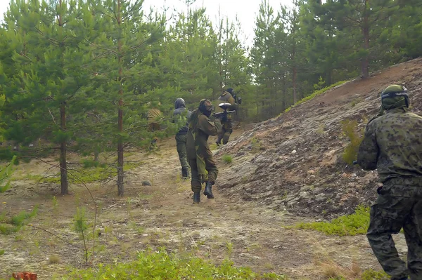 Petersburg Rusya 2014 Açık Hava Paintball Turnuvası Doğada Kamuflaj Paintball — Stok fotoğraf