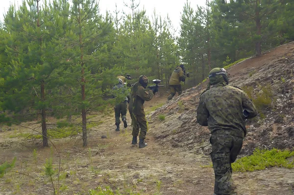 Petersburg Rusya 2014 Açık Hava Paintball Turnuvası Doğada Kamuflaj Paintball — Stok fotoğraf