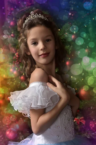 Молода Принцеса Блакитній Сукні Діадемою Волоссі Ялинці — стокове фото
