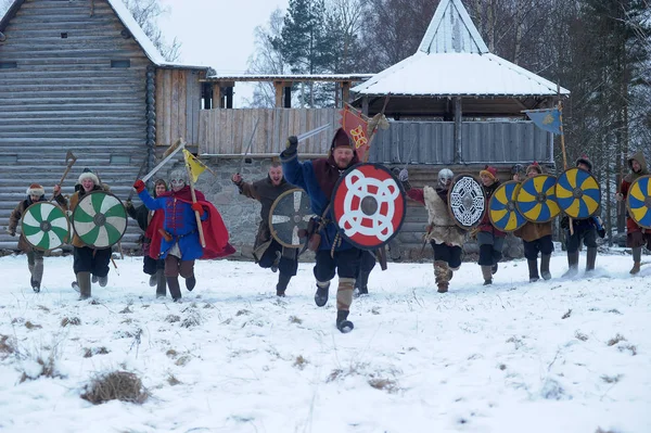 Россия Санкт Петербург 2014 Фестиваль Является Исторической Реконструкцией Эпохи Викингов — стоковое фото