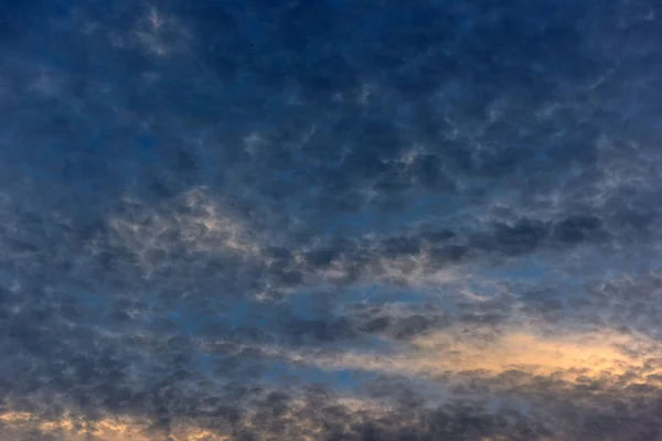 Όμορφη Cumulus Σύννεφα Στο Ηλιοβασίλεμα — Φωτογραφία Αρχείου