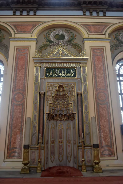 Istanbul Turkey 2018 Mesquita Dolmabahce Fica Istambul Turquia Foi Encomendado — Fotografia de Stock