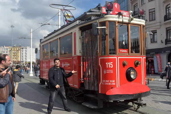 Turquie Istanbul 2018 Tram Rétro Rouge Chez Istiklal — Photo