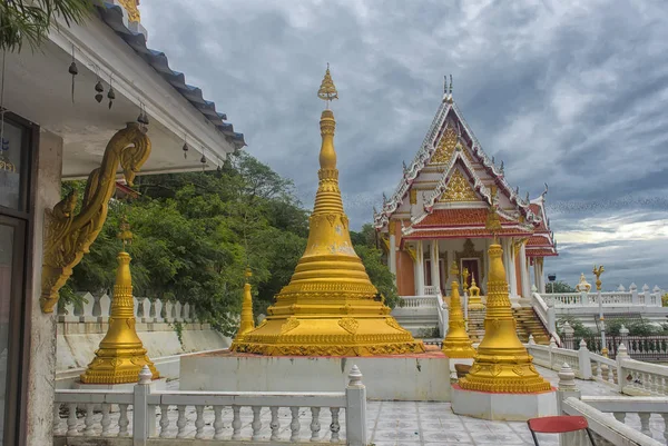 Ratchaburi Thailandia 2018 Wat Khao Chong Pran Tempio Gente Prega — Foto Stock