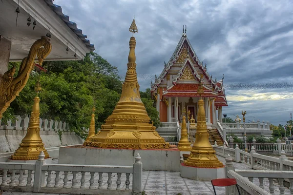 Ratchaburi Thailandia 2018 Wat Khao Chong Pran Tempio Gente Prega — Foto Stock