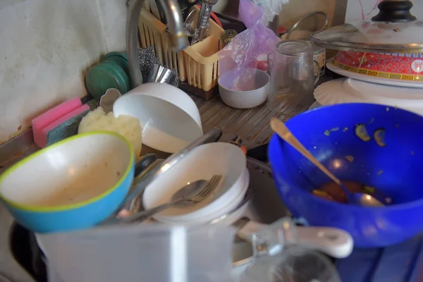 Купа Брудного Посуду Кухні — стокове фото