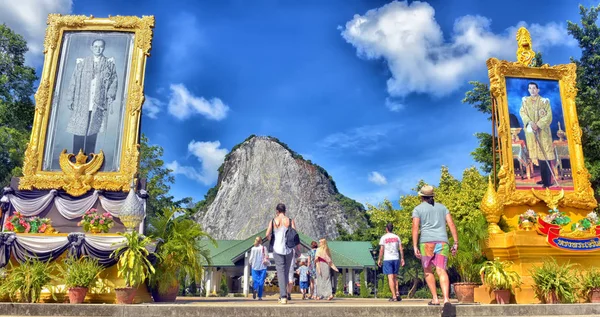 Thailand Pattaya 2017 Mount Gyllene Buddha Khao Chee Chan Pattaya — Stockfoto