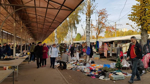 Rosja Sankt Petersburg 2018 Pchli Targ Ulicy Różnorodnych Towarów Śmieci — Zdjęcie stockowe