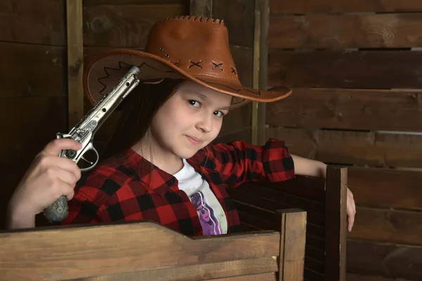 Jong Meisje Cowboy Een Rode Geruite Shirt Achtergrond Van Een — Stockfoto