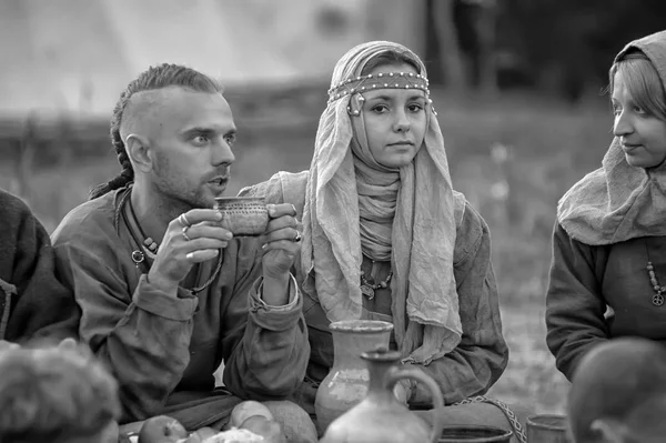 Russia Volkhov 2013 People Authentic Historical Clothing Medieval Feast Festival — Stock Photo, Image