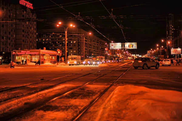 Ryssland Sankt Petersburg 2017 Natt Trafik Och Fotgängare Gatan Vinter — Stockfoto