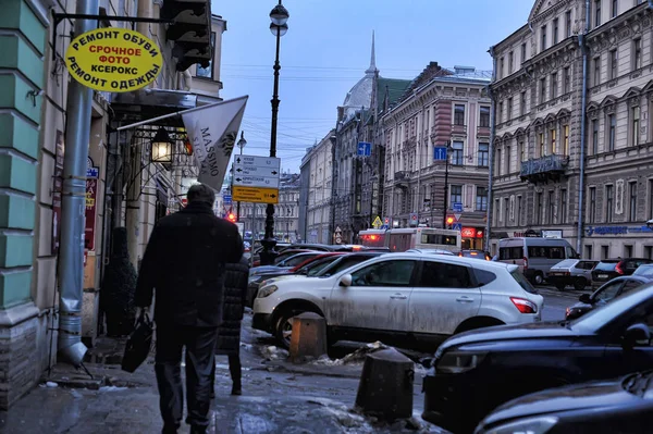 Rusya Petersburg 2015 Araba Şehir Merkezi Yaya Caddesi Üzerinde Park — Stok fotoğraf