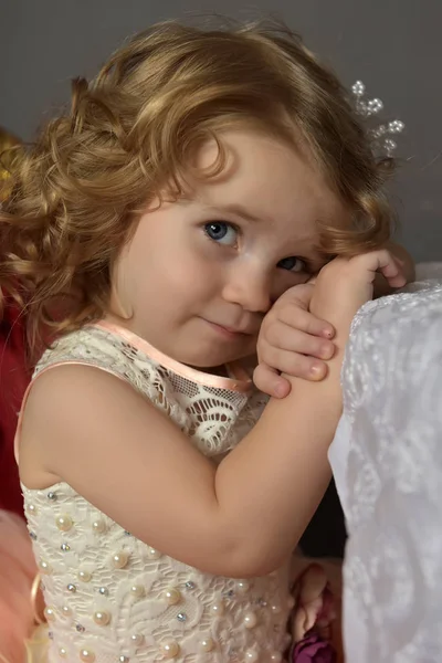 Χαριτωμένο Μικρό Κορίτσι Πορτρέτο Νεαρή Πριγκίπισσα Παλιάς Χρονολογίας — Φωτογραφία Αρχείου