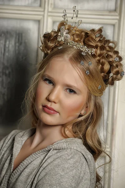 若い女の子の妖精 冬の肖像 — ストック写真