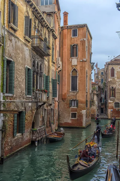 Италия Венеция 0301 2018 Гандола Туристами Канале — стоковое фото