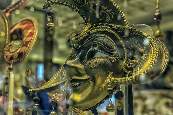 Italia Venecia 2018 Máscaras Venecianas Tradicionales Tienda Ventanas —  Fotos de Stock