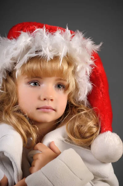 Retrato Chica Rubia Sombrero Navidad Con Plumas Retrato —  Fotos de Stock