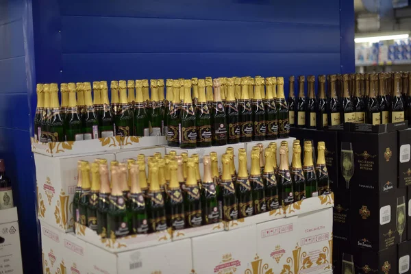 Finland Lappeenratna 2015 Champagne Flessen Een Supermarkt — Stockfoto