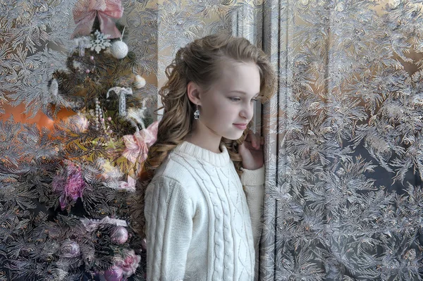 Girl White Sweater Window Christmas — Stock Photo, Image