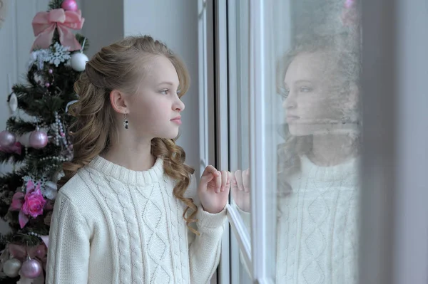 Girl White Sweater Window Christmas — Stock Photo, Image