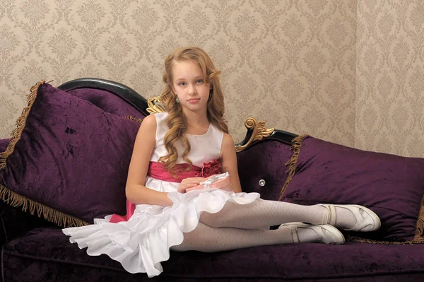 Beautiful Elegant Girl White Dress Sitting Velvet Sofa — Stock Photo, Image