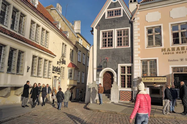 Estónia Tallinn 2014 Edifícios Antigos Praça Câmara Municipal — Fotografia de Stock