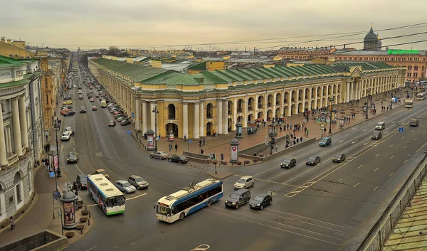 Rússia São Petersburgo 2015 Vista Nevsky Prospect Gostiny Dvor Cima — Fotografia de Stock