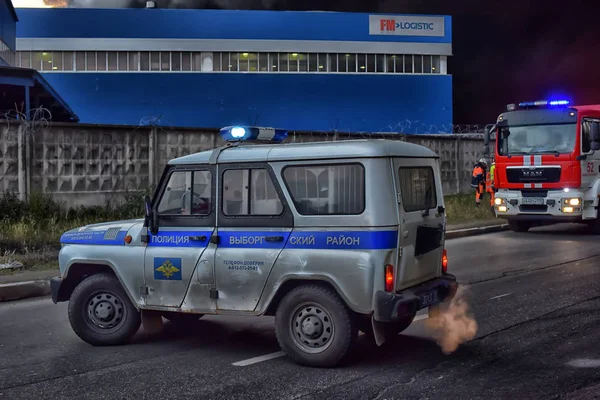 Russia San Pietroburgo 2012 Vigili Del Fuoco Auto Della Polizia — Foto Stock