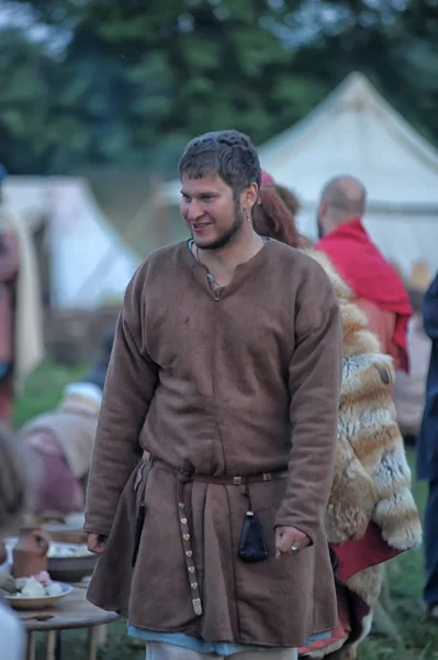 Russland Volkhov 072013 Menschen Authentischer Historischer Kleidung Bei Einem Mittelalterlichen — Stockfoto