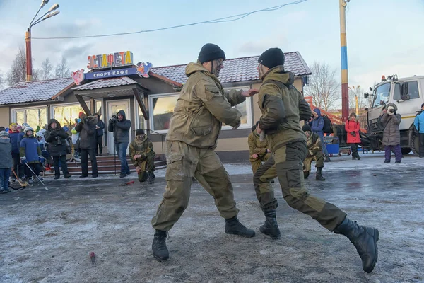 Oroszország Severodvinsk 2016 Demonstráció Kézitusa Utcán Katonai Téli Nap Jégkorong — Stock Fotó