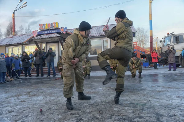 Oroszország Severodvinsk 2016 Demonstráció Kézitusa Utcán Katonai Téli Nap Jégkorong — Stock Fotó