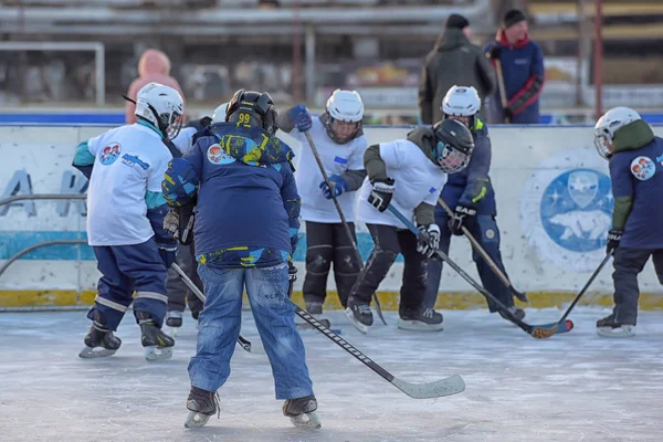 Ryssland Severodvinsk 2016 Barn Med Hockeyklubbor Som Spelar Hockey Festivalen — Stockfoto