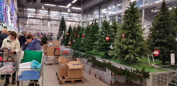 Rússia São Petersburgo 2018 Árvores Natal Artificiais Loja Venda — Fotografia de Stock