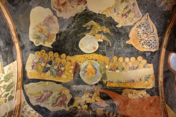 土耳其 伊斯坦布尔 2018 壁画下的圆顶的圣救主教堂外的墙壁 它现在的第二个名字是土耳其伊斯坦布尔的卡里耶博物馆 — 图库照片