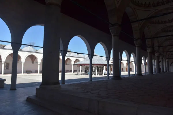 Turcja Istanbul 2018 Mihrimah Sultan Meczet Dzielnicy Uskudar Muzułmanie Turystów — Zdjęcie stockowe