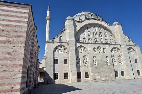 Turecko Istanbul 2018 Mihrimah Sultan Mosque Čtvrti Uskudar Muslimové Turisté — Stock fotografie