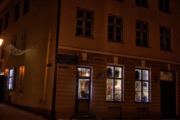 Estonia Tallin 2014 Calles Nocturnas Del Casco Antiguo —  Fotos de Stock