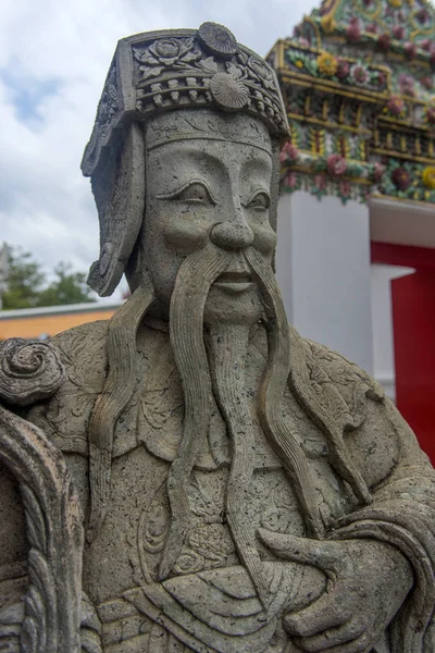 バンコク2018年8月8日タイ バンコクのフォー寺院にある古代中国の戦士の石像を閉じます — ストック写真