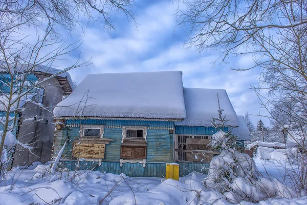 Inverno Chegou Aldeia Todas Casas Árvores Estão Cobertas Neve Branca — Fotografia de Stock